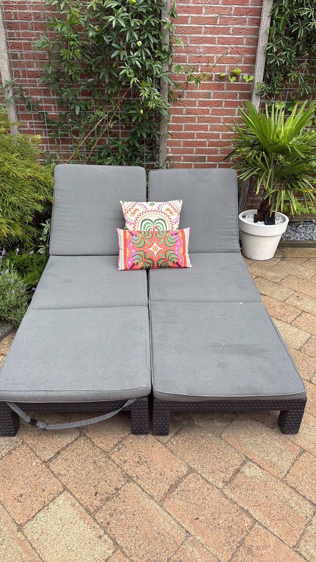 Twee Keter ligstoelen, Tuin en Terras, Ligbedden, Ophalen, Gebruikt, Kunststof
