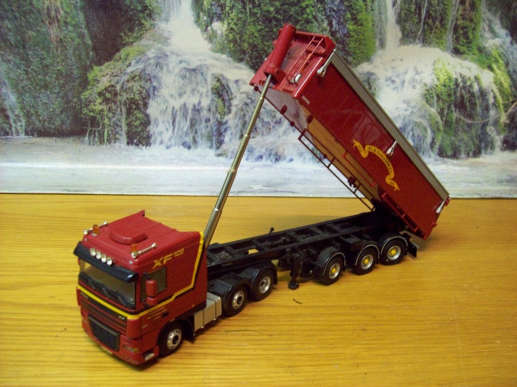 WSI - Daf XF 105 met 3 assige kieper - Fa. B. Veldman & Zn., Ophalen of Verzenden, Zo goed als nieuw, Bus of Vrachtwagen, Wsi