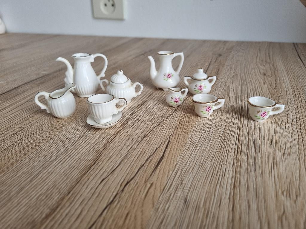 Mooi Vintage Miniatuur poppenhuis Servies Duits Porselein, Verzamelen, Beelden en Beeldjes, Verzenden, Gebruikt, Overige typen