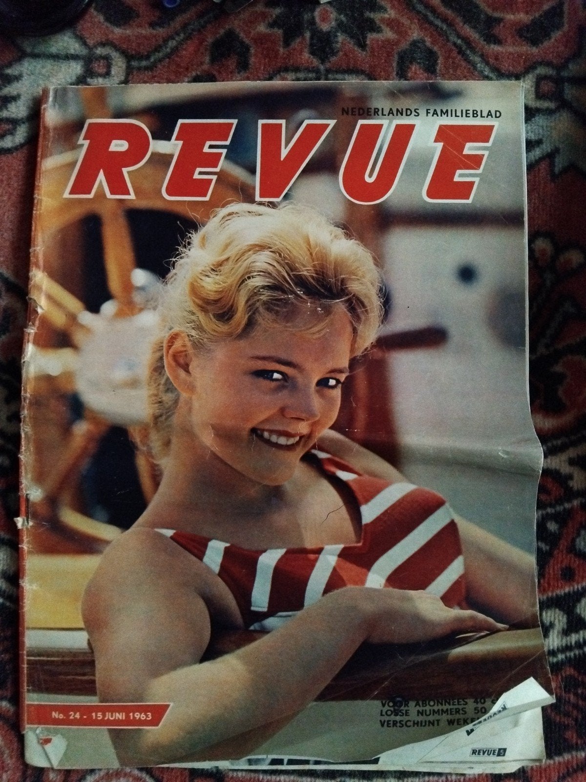 Nederlands Familieblad Revue - Diverse uitgaven 1963, Boeken, Ophalen of Verzenden, Gelezen, Overige typen