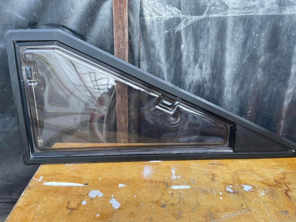 Raam Hobby 600 camper ramen driehoek klassieker keuken, Verzenden, Gebruikt