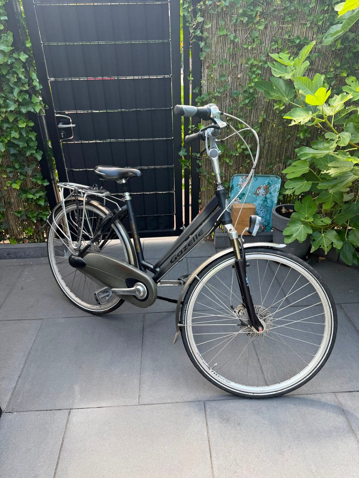 Mooie Gazelle damesfiets met 8 versnellingen en vering, Fietsen en Brommers, Fietsen | Dames | Damesfietsen, Velgrem, Versnellingen
