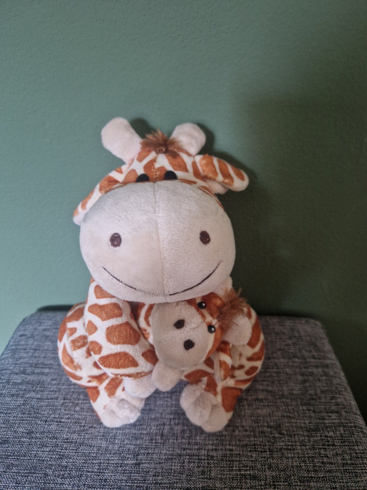 Schattige giraf knuffel met baby giraf - 23 cm, Giraf, Ophalen of Verzenden, Zo goed als nieuw, Middelgroot (20 tot 80 cm)