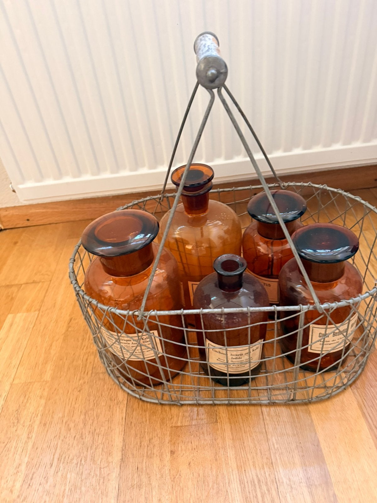 Brocante ijzeren mand met apothekers potten, Ophalen of Verzenden
