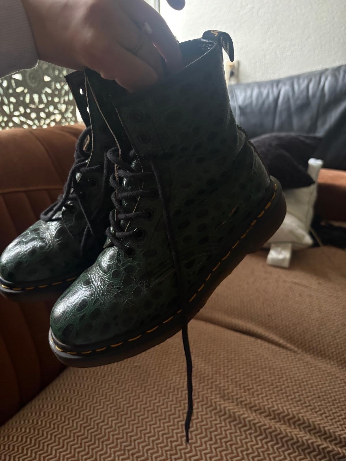 Dr. Martens 1460 Pascal Croc Emboss Laarzen Groen, Ophalen of Verzenden, Zo goed als nieuw, Groen, Lage of Enkellaarzen