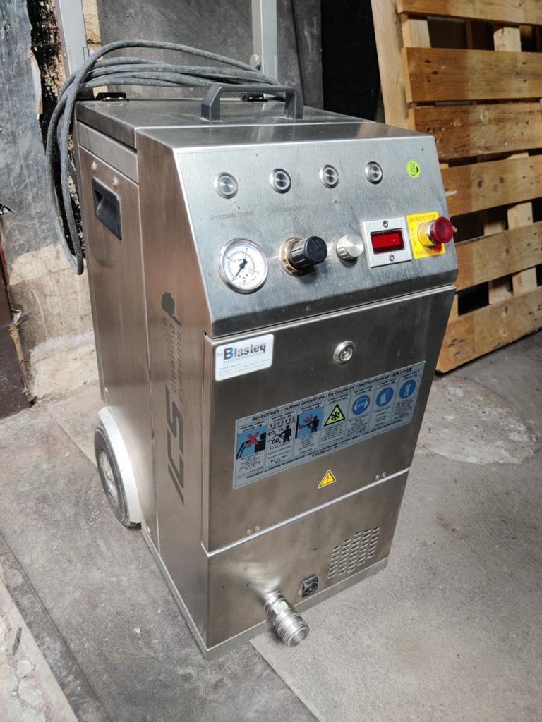 ICS Droogijsstraalmachine met accessoires, Ophalen