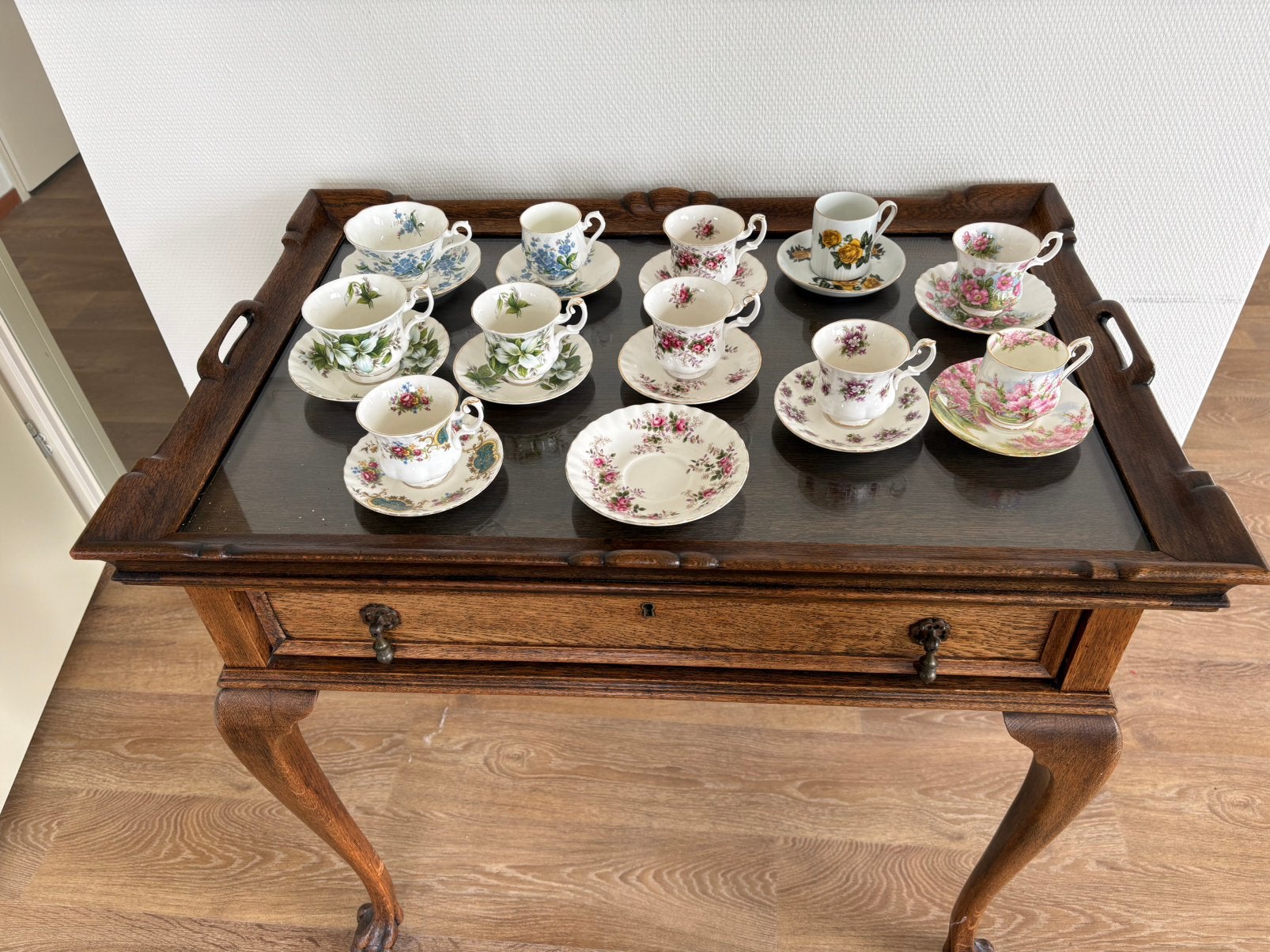 10 x Royal Albert koffie en thee kopjes + 1 ander merk, Verzenden, Zo goed als nieuw, Porselein, Kop en/of schotel