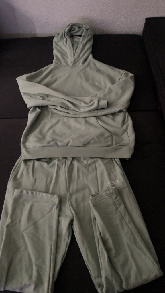 FOUR 2 delige hoodie en trainingsbroek licht groen maat L, Ophalen, Zo goed als nieuw, Maat 52/54 (L)