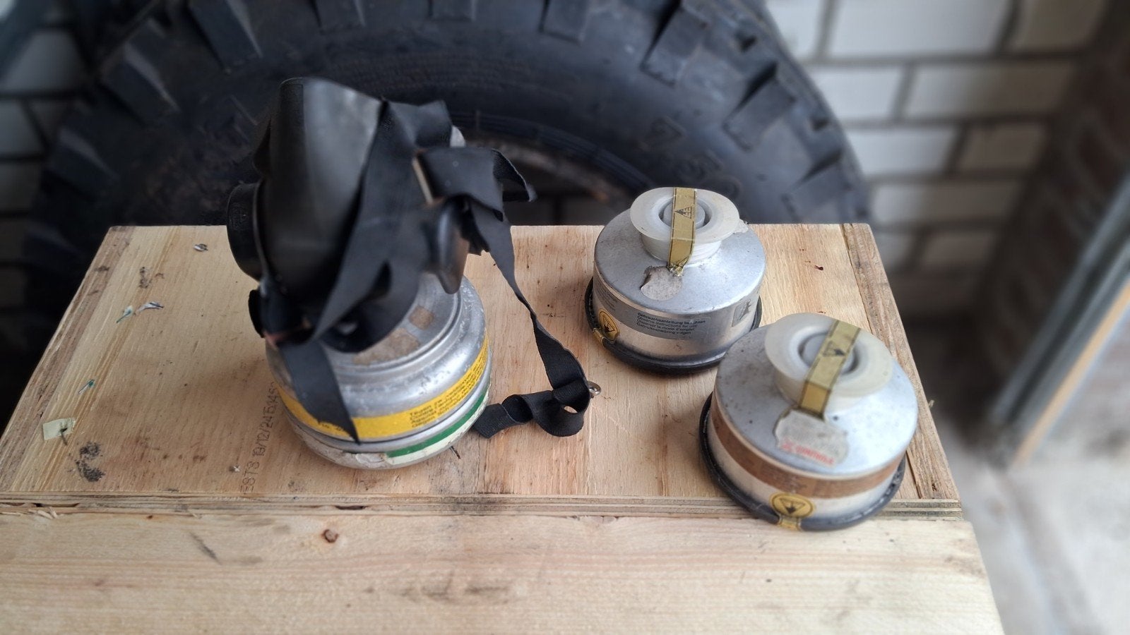 Gasmasker met filters - Gebruikt, Ophalen of Verzenden, Gebruikt, Volgelaatsmaskers