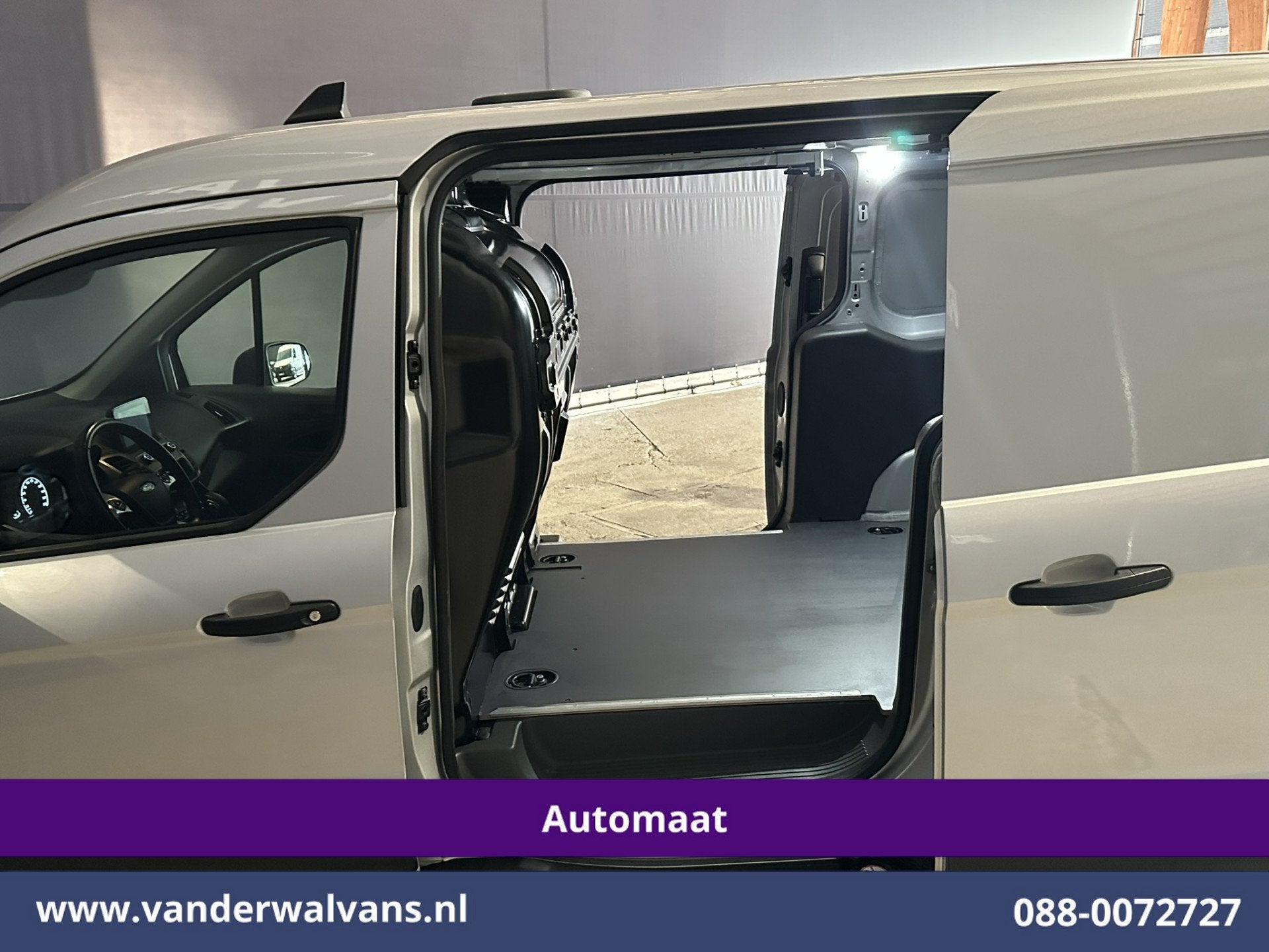 Ford Transit Connect 1.5 EcoBlue 120pk Automaat L2H1 Euro6 A, 1390 kg, Stof, Gebruikt, 4 cilinders