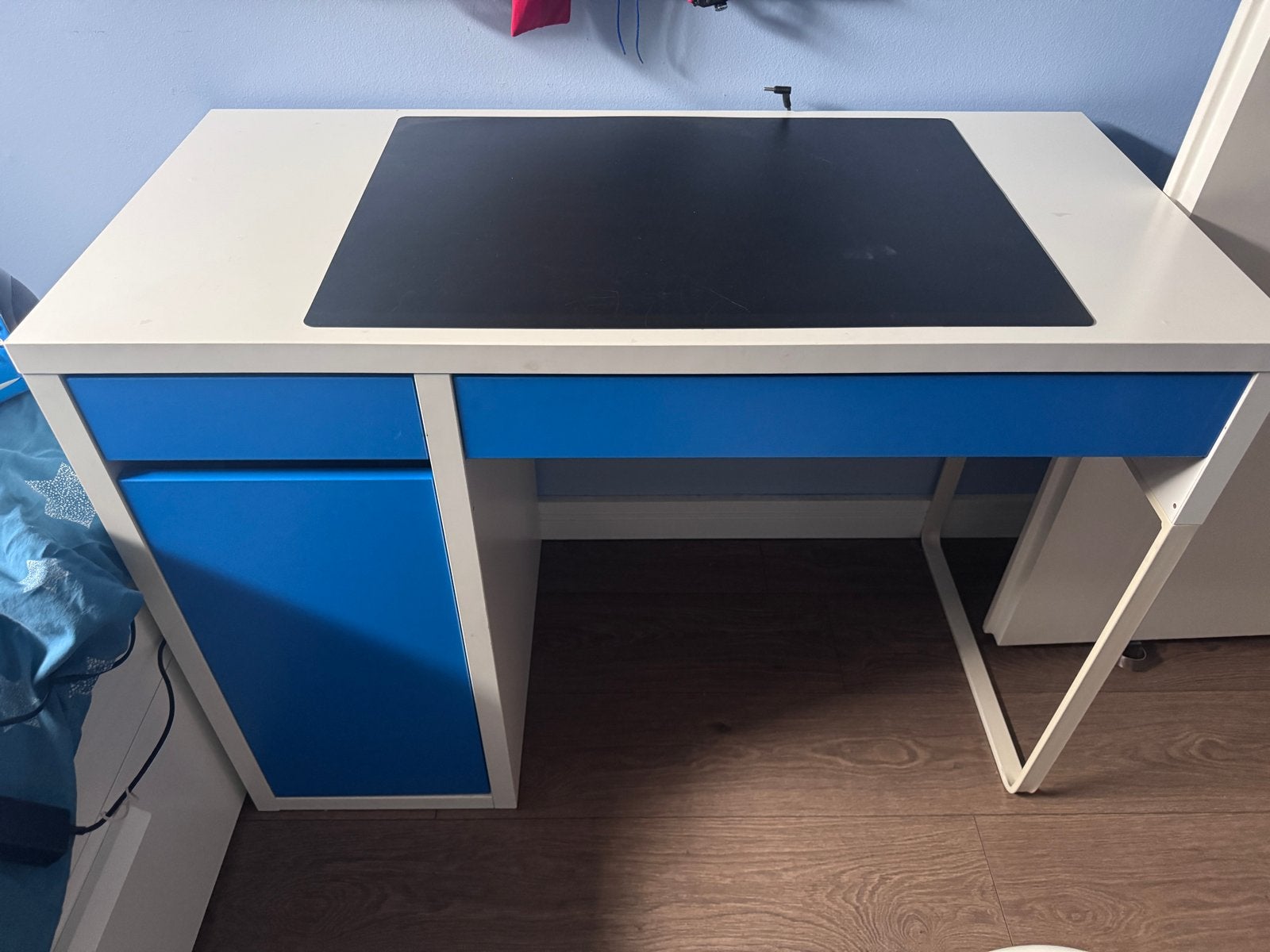 IKEA Micke bureau wit/blauw met lades, Ophalen, Gebruikt, Met lades, IKEA
