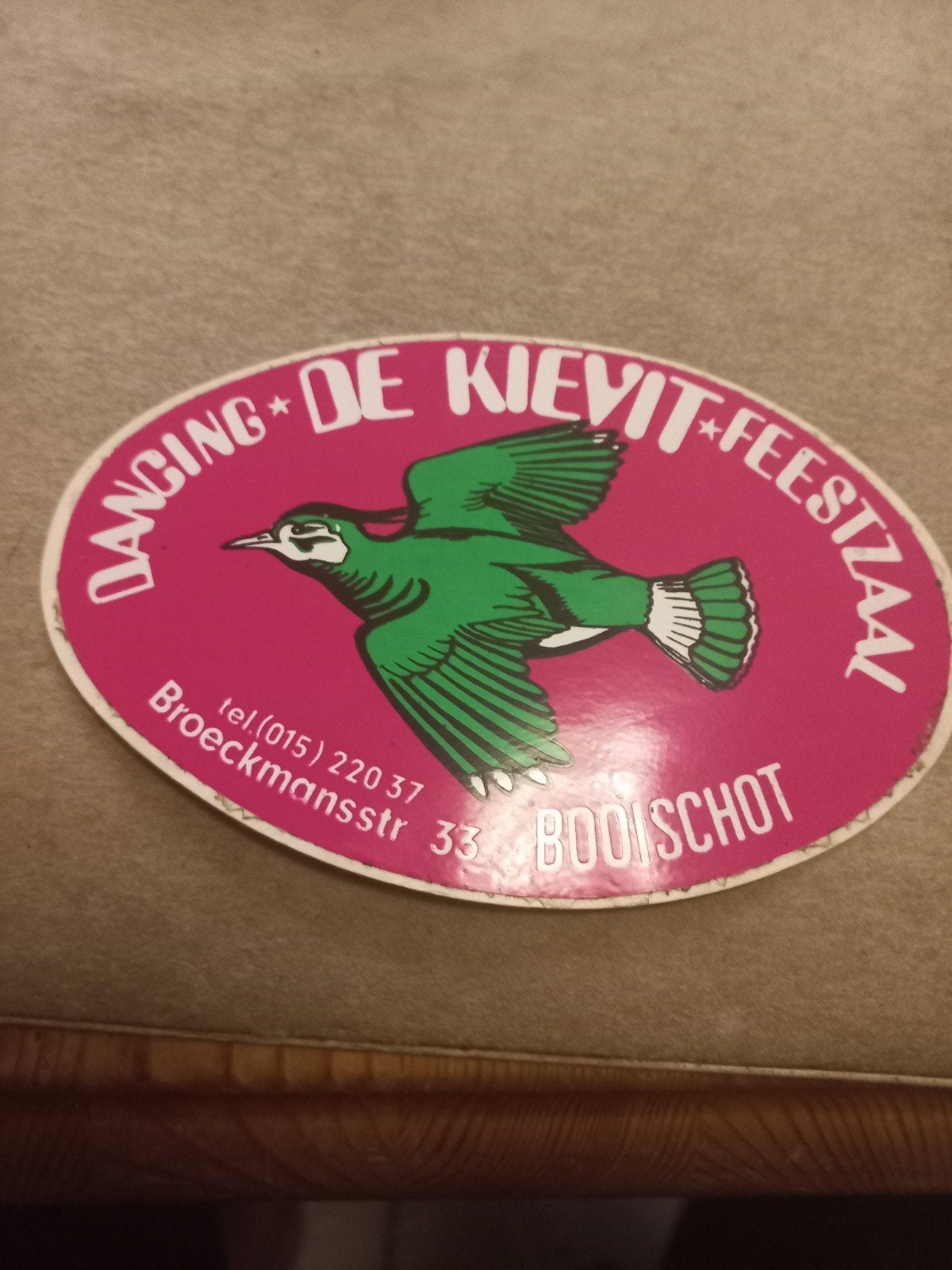 Vintage Sticker Dancing De Kievit Feestzaal Booischot, Ophalen of Verzenden