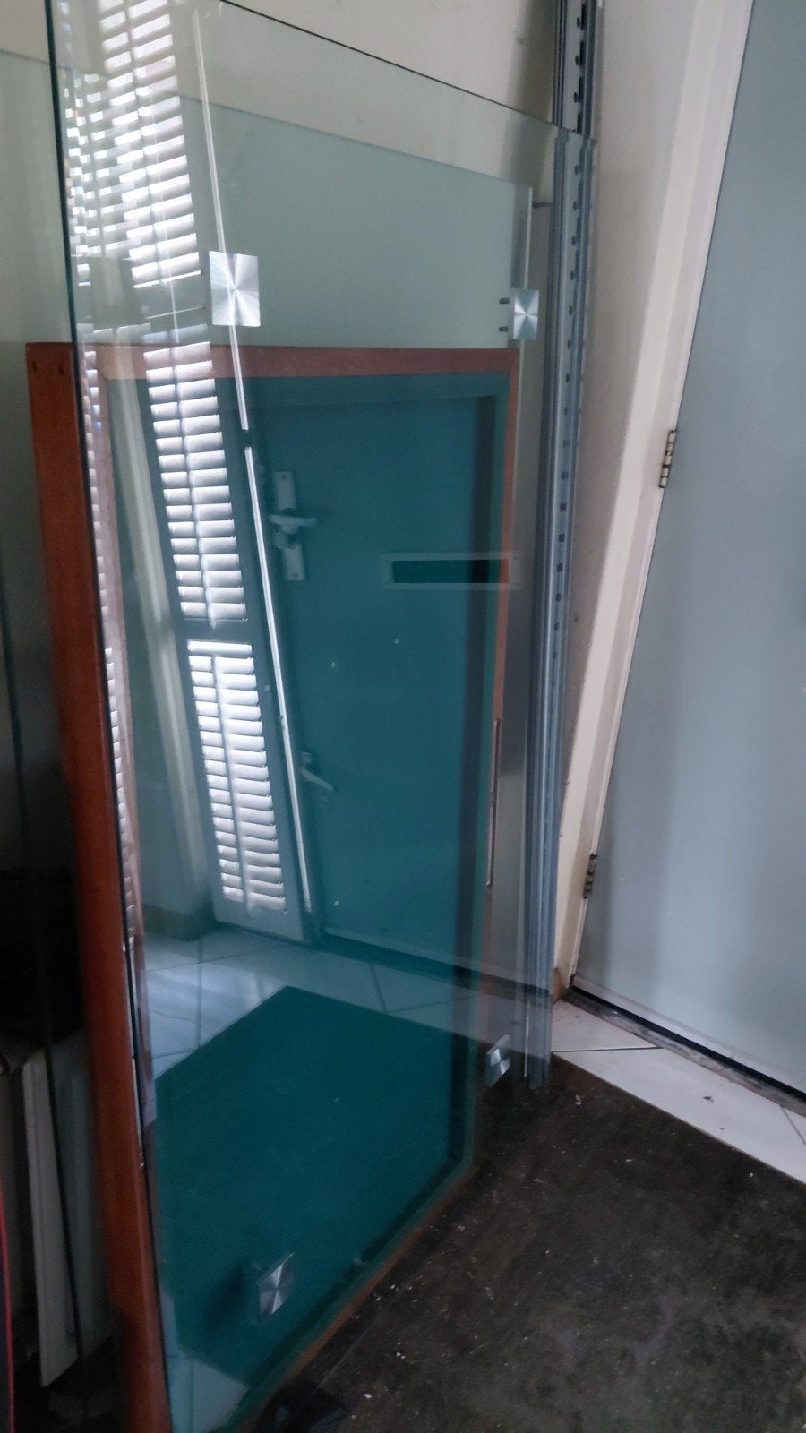 Twee glasen tafels met pooten, Doe-het-zelf en Verbouw, Glas en Ramen, Dubbelglas, Gebruikt, 80 tot 120 cm, Glasplaat