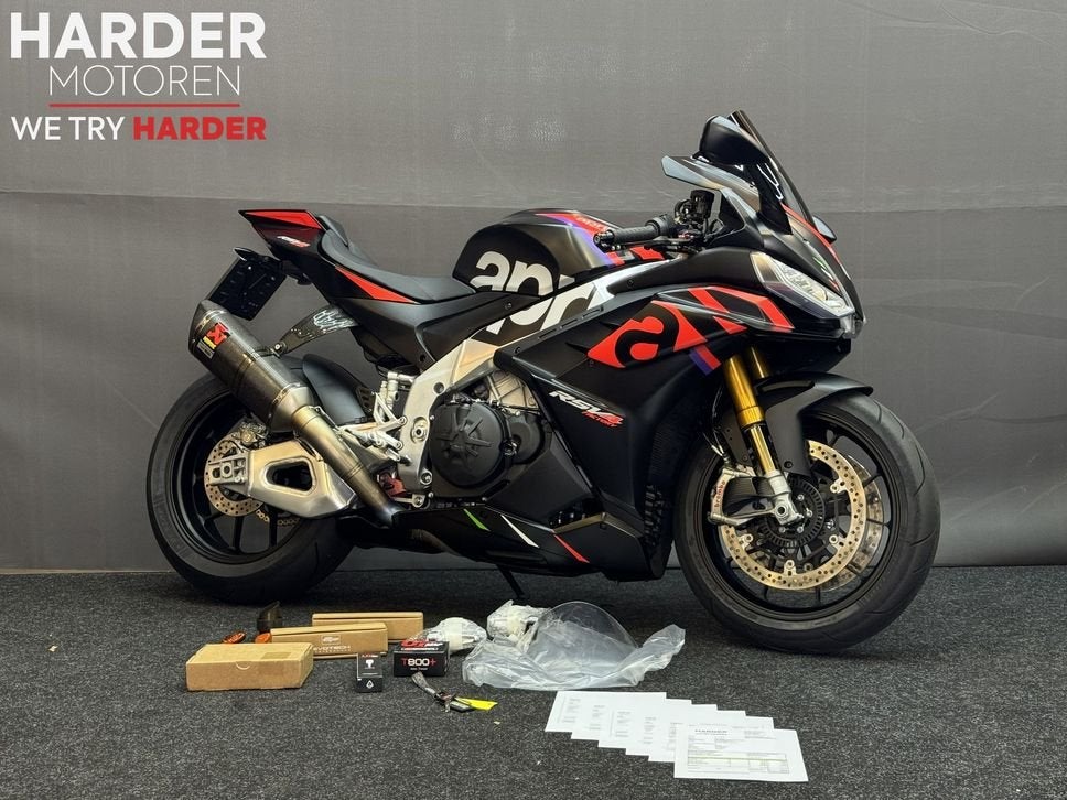 APRILIA RSV 4 1100 FACTORY | AKRA | TUNE | GILLES | CARBON, 1099 cc, 4 cilinders, Motorrijbewijs A, Bedrijf