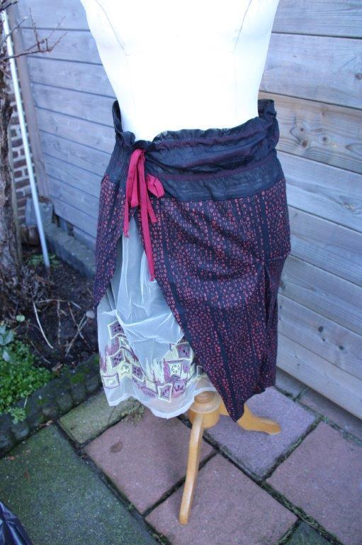 Rok zwart/ rood Save the Queen mt XL Vaste prijs, Maat 46/48 (XL) of groter, Zo goed als nieuw, Save the Queen, Ophalen of Verzenden