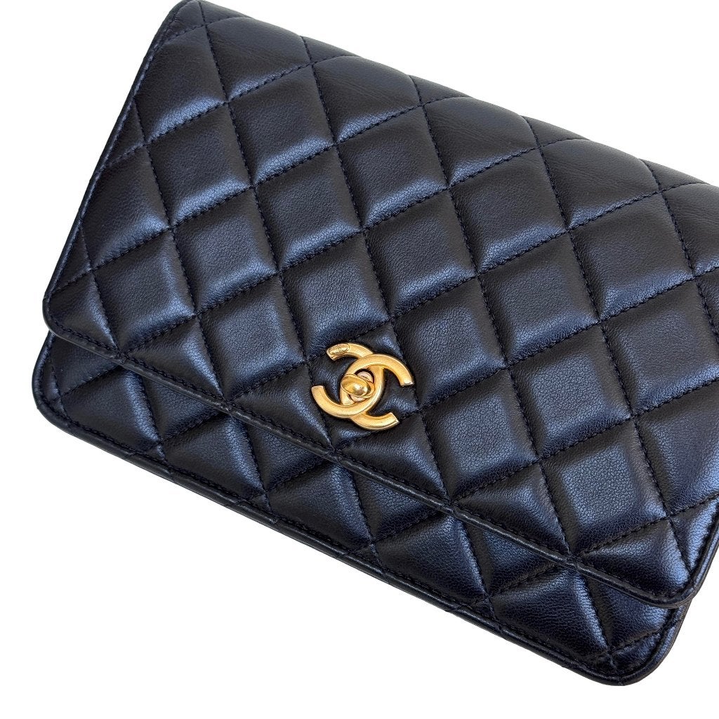 Chanel coco pearl crush woc wallet on chain lamsleer tas ghw image 2