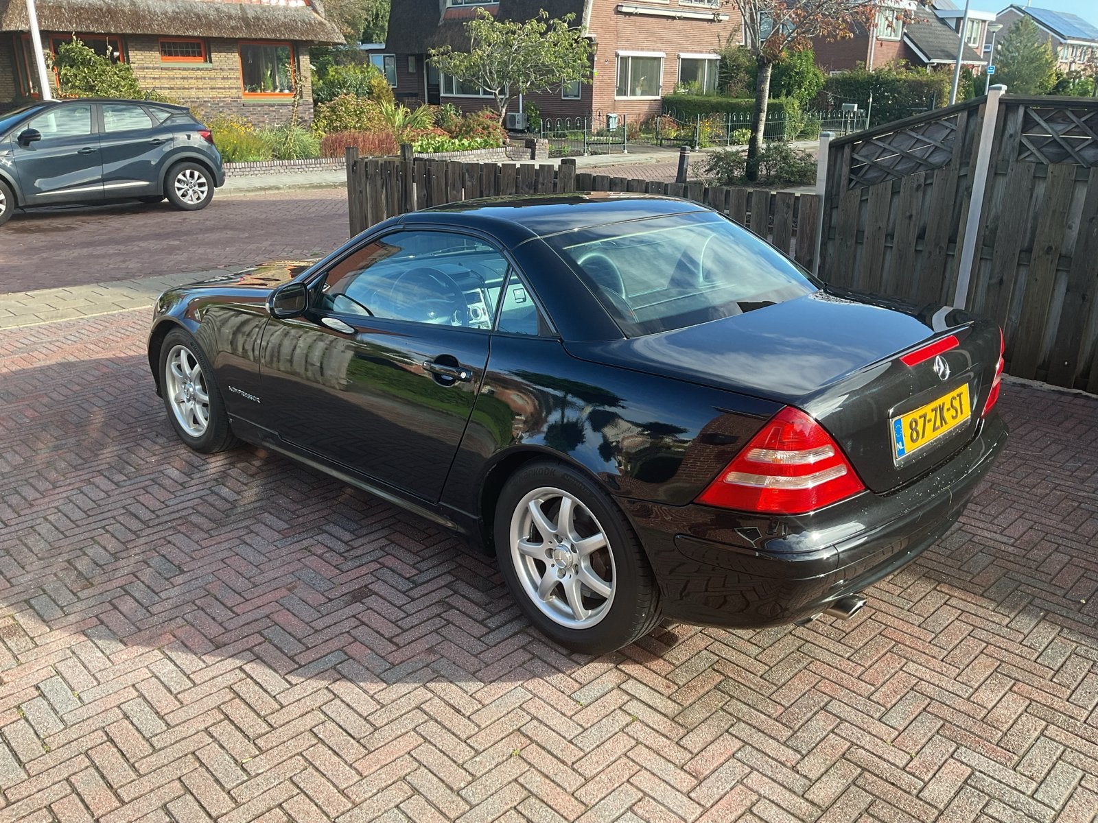 Mercedes-Benz SLK 2.0 Slk200 Kompr Roadster 2001 Zwart, 1998 cc, Achterwielaandrijving, 4 cilinders, Cabriolet