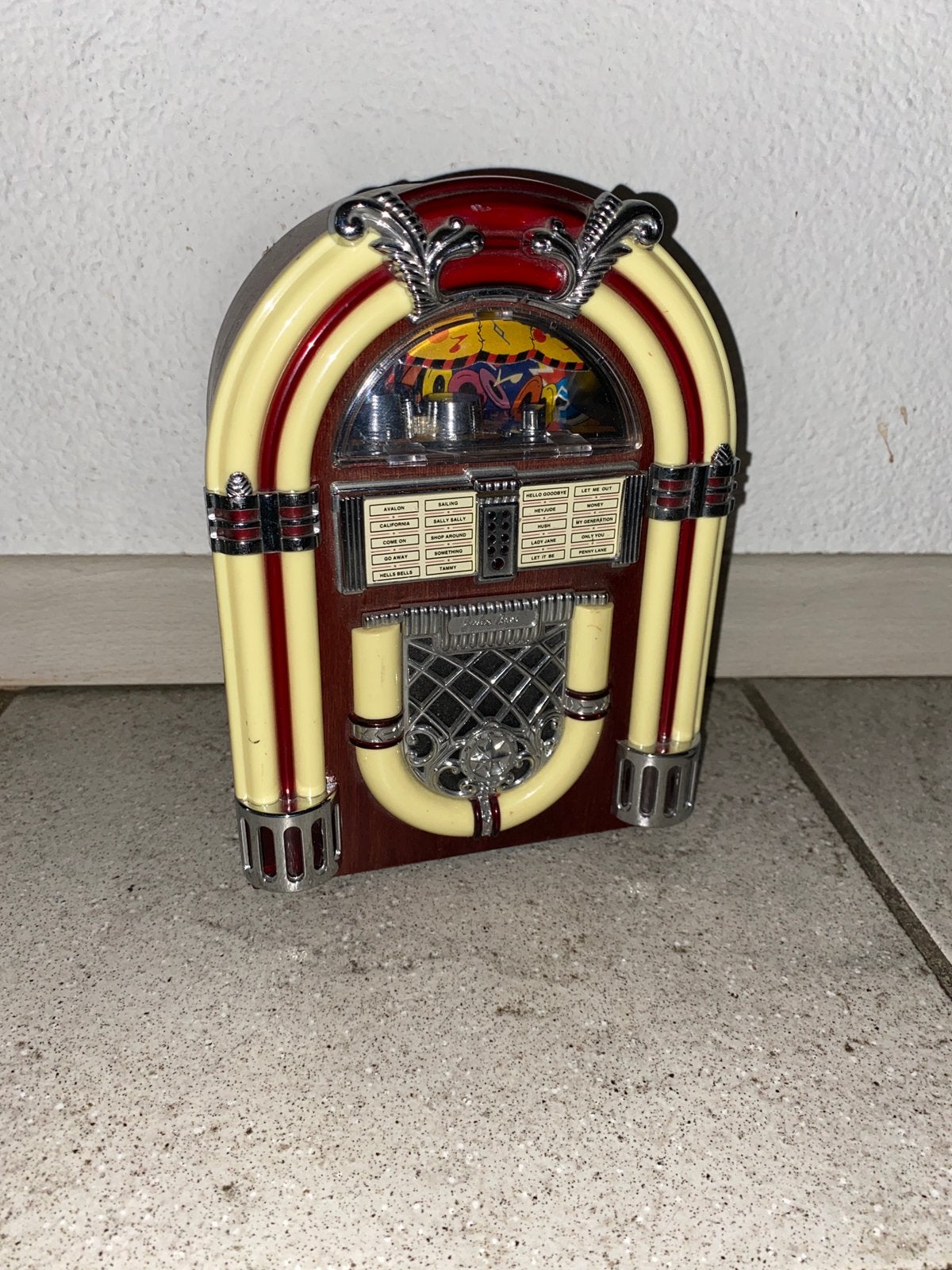 Mini wurlitzer Jukebox met AM/FM radio, Ophalen of Verzenden, Zo goed als nieuw, 1970 tot heden, Overige merken