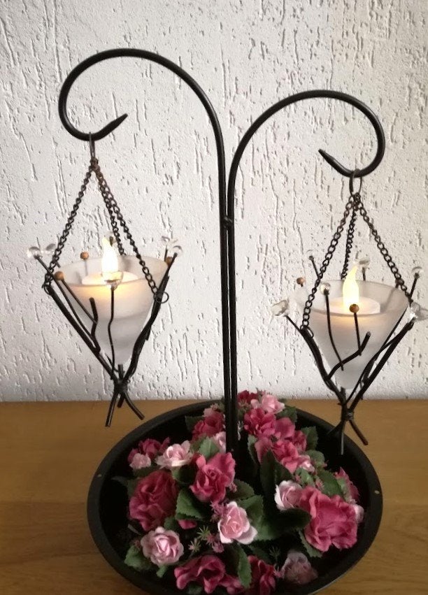 Vintage Schaal met standaard en kaars hangers € 17,50, Huis en Inrichting, Woonaccessoires | Kandelaars en Kaarsen, 36 cm, Zwart