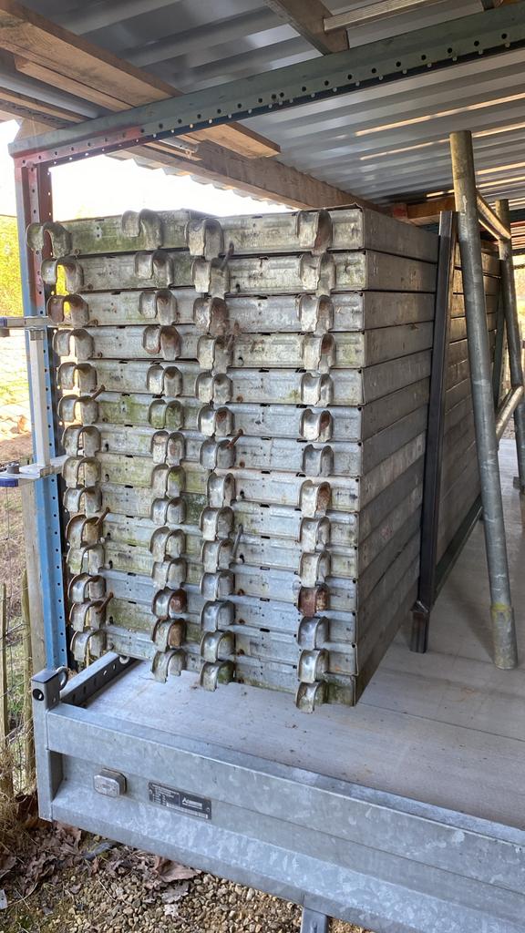 Altrex Gevelstelling met Layher onderdelen - Complete Set, Doe-het-zelf en Verbouw, Steigers, Ophalen, Gebruikt, Gevelsteiger