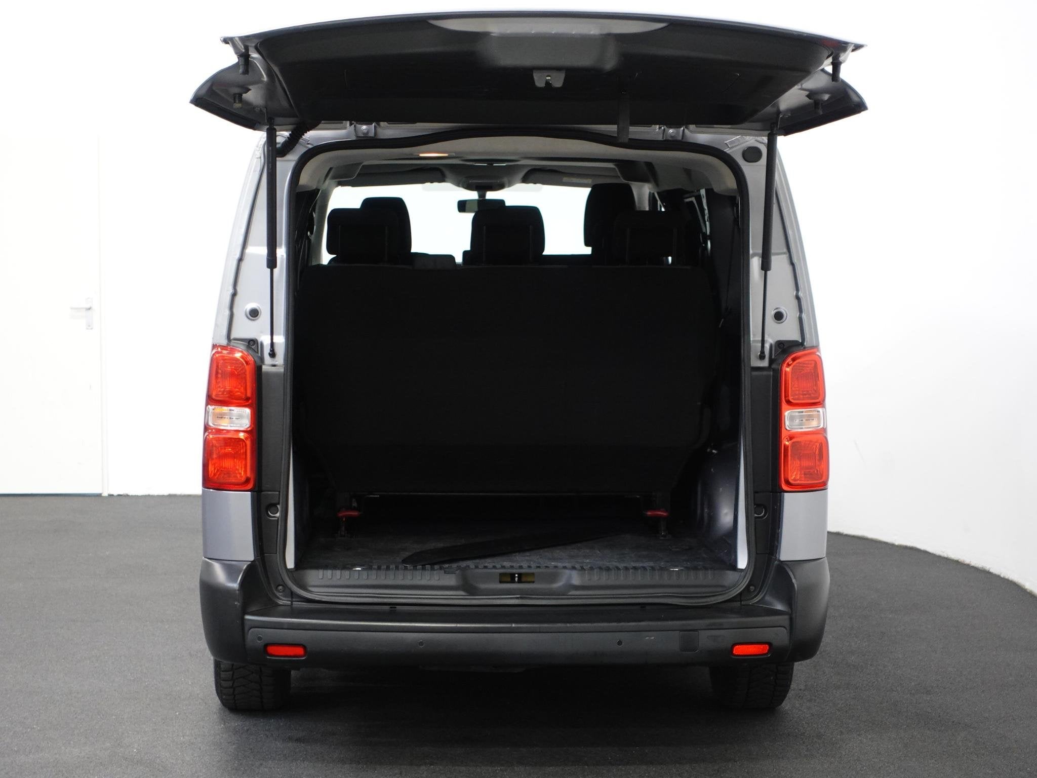 Toyota PROACE Shuttle 1.5 D-4D Navigator Long L3H1 9persoons, Voorwielaandrijving, Stof, Euro 6, ProAce