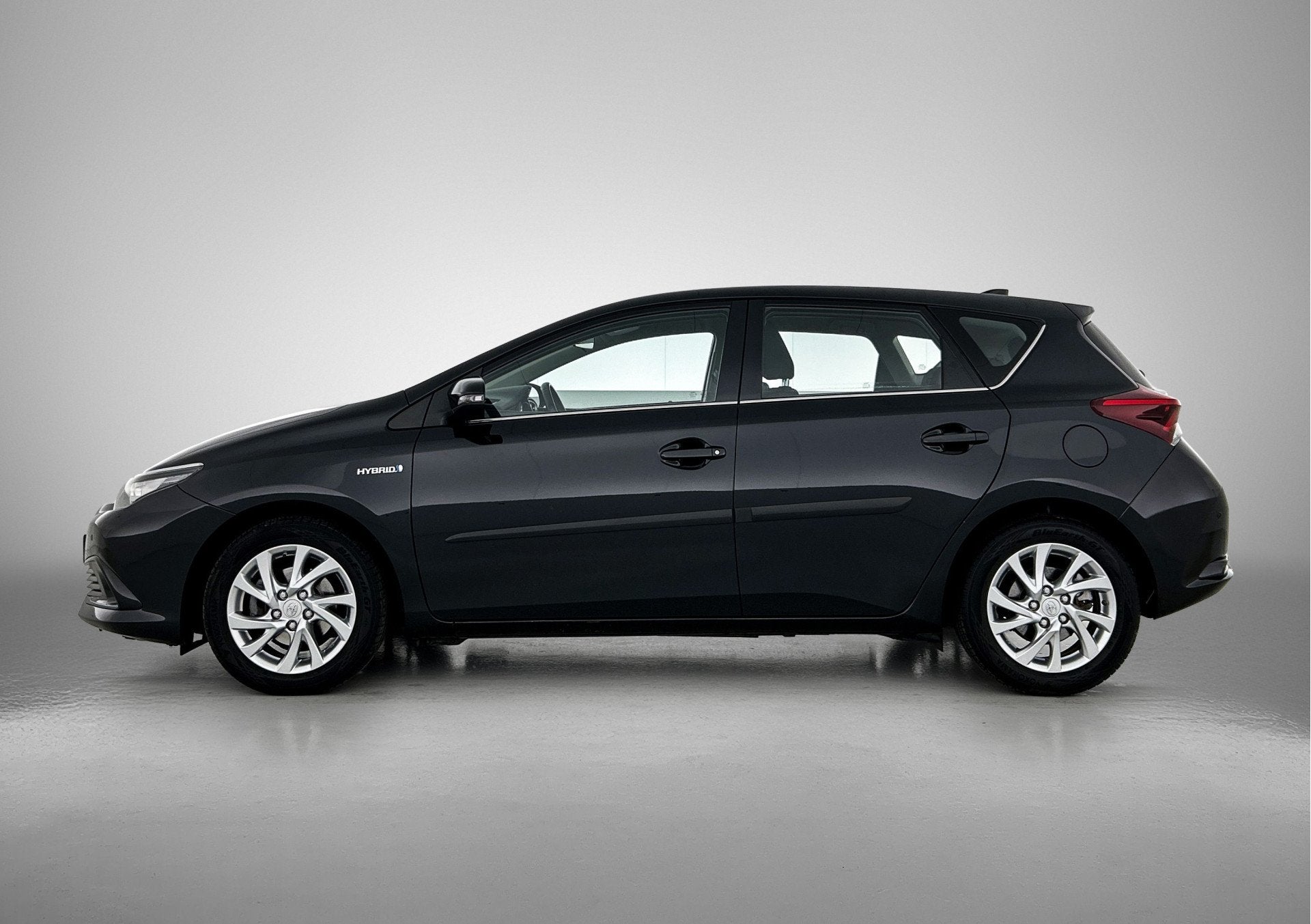 Toyota Auris 1.8 Hybrid Dynamic | Trekhaak afneembaar | Park, Auto's, 12 maanden, Gebruikt, 4 cilinders, Zwart