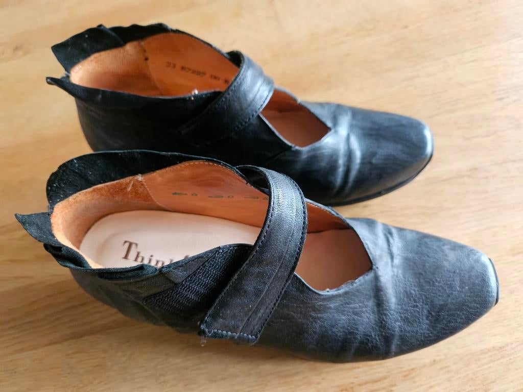 Zwarte schoenen maat 39 Think!, Kleding | Dames, Schoenen, Ophalen of Verzenden, Zo goed als nieuw, Instappers, Zwart