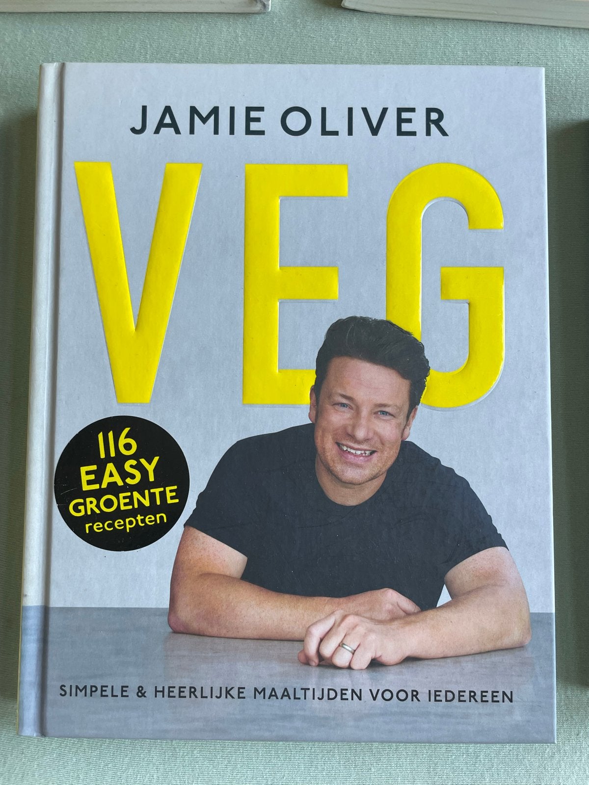 Jamie Oliver VEG: 116 Easy Groente Recepten Kookboek, Boeken, Kookboeken, Hoofdgerechten, Vegetarisch, Ophalen of Verzenden, Zo goed als nieuw