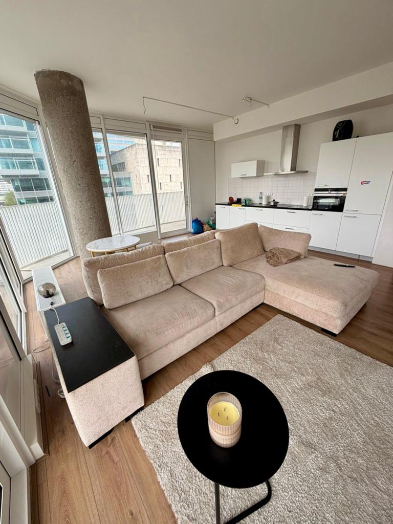 Comfortabele beige hoekbank - Zo goed als nieuw, Huis en Inrichting, Banken | Bankstellen, Ophalen, 250 tot 300 cm, 100 tot 125 cm