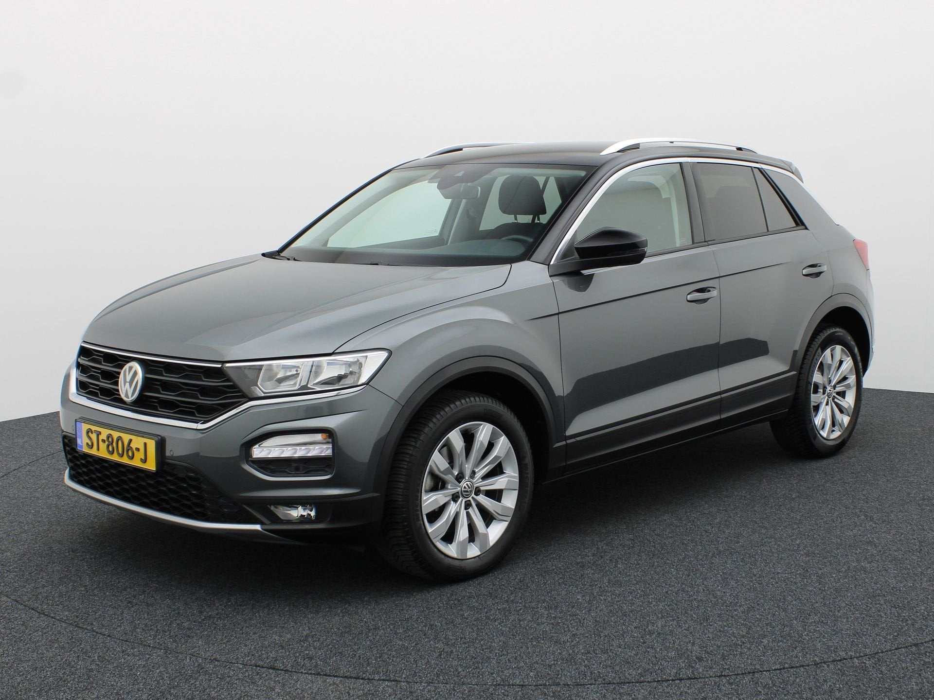 Volkswagen T-Roc 1.0 TSI Style | Trekhaak | Apple Carplay/ A, Voorwielaandrijving, 12 maanden, Stof, Gebruikt