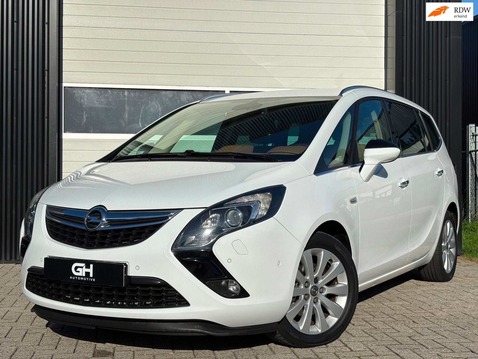 Opel Zafira Tourer 1.4 Design Edition 7p., Auto's, Dealer onderhouden, Gebruikt, 7 stoelen, Wit