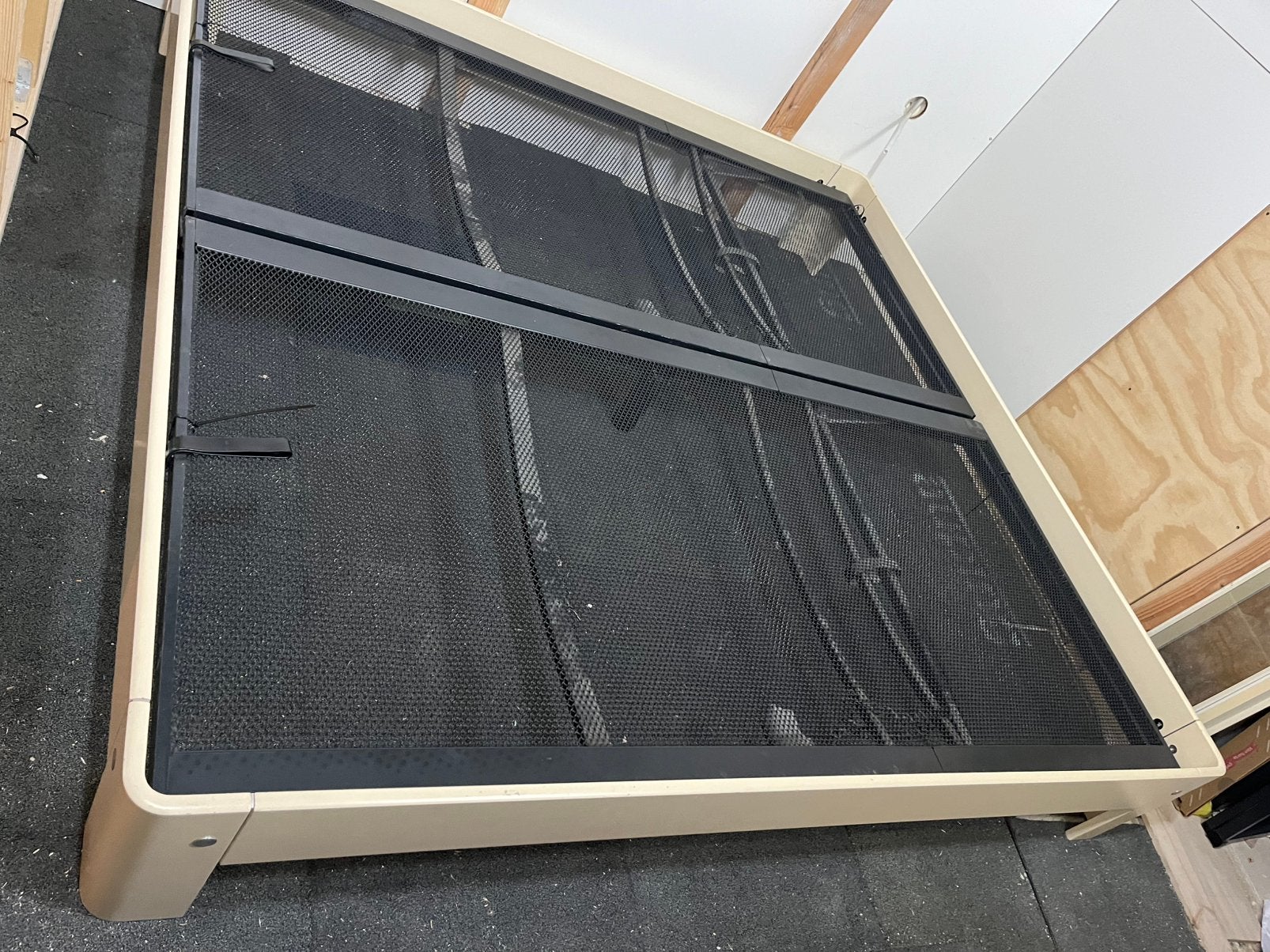 Auping auronde 200x200cm kleur wit met spiraalbodems, Ophalen, Gebruikt, Wit, Tweepersoons