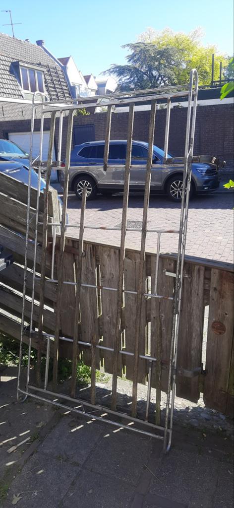 Dakdrager volvo 245, Tuin en Terras, Tuinhekken en Hekwerk, Ophalen of Verzenden, IJzer