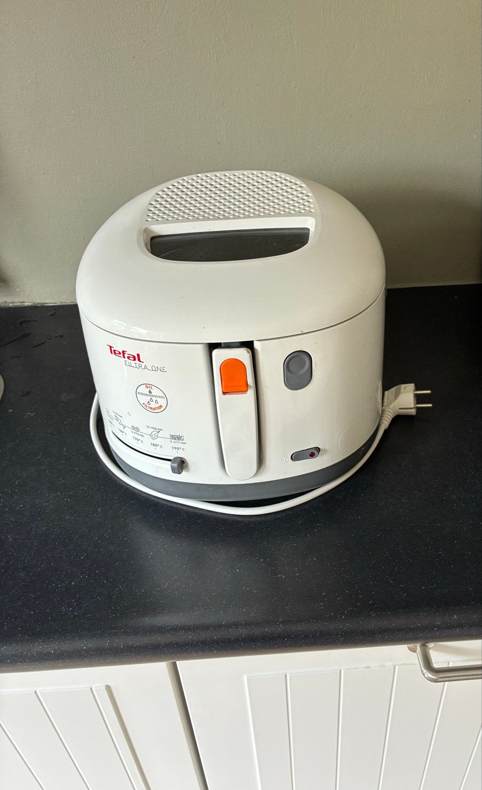 Tefal Filtra One friteuse met oliefiltratie, 2 tot 3 liter, Ophalen of Verzenden, Gebruikt, Uitneembare binnenpan