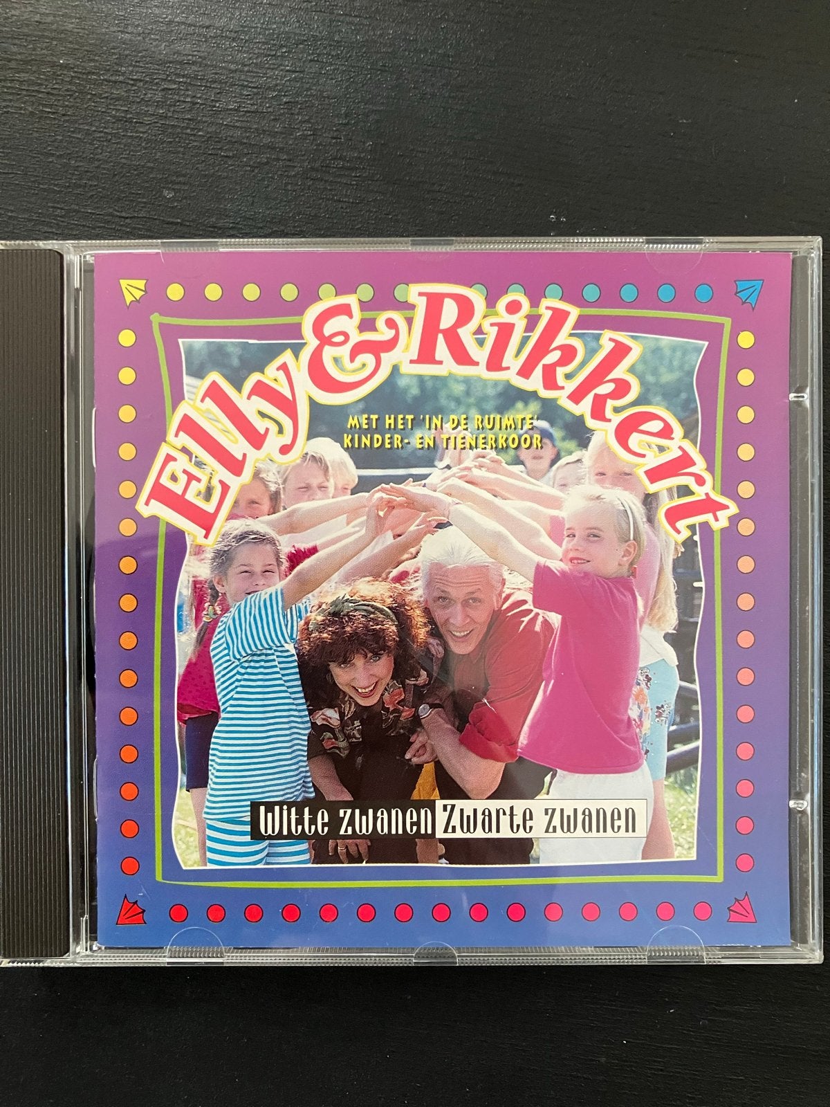 Elly & Rikker - Witte Zwanen Zwarte Zwanen CD, Tot 2 jaar, Ophalen of Verzenden, Inclusief boekje, Muziek