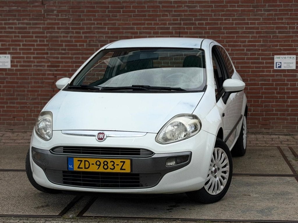 Fiat Punto Evo 1.4 Dynamic |Airco |CarPlay |Nieuwe APK, Voorwielaandrijving, 4 cilinders, 400 kg, Wit