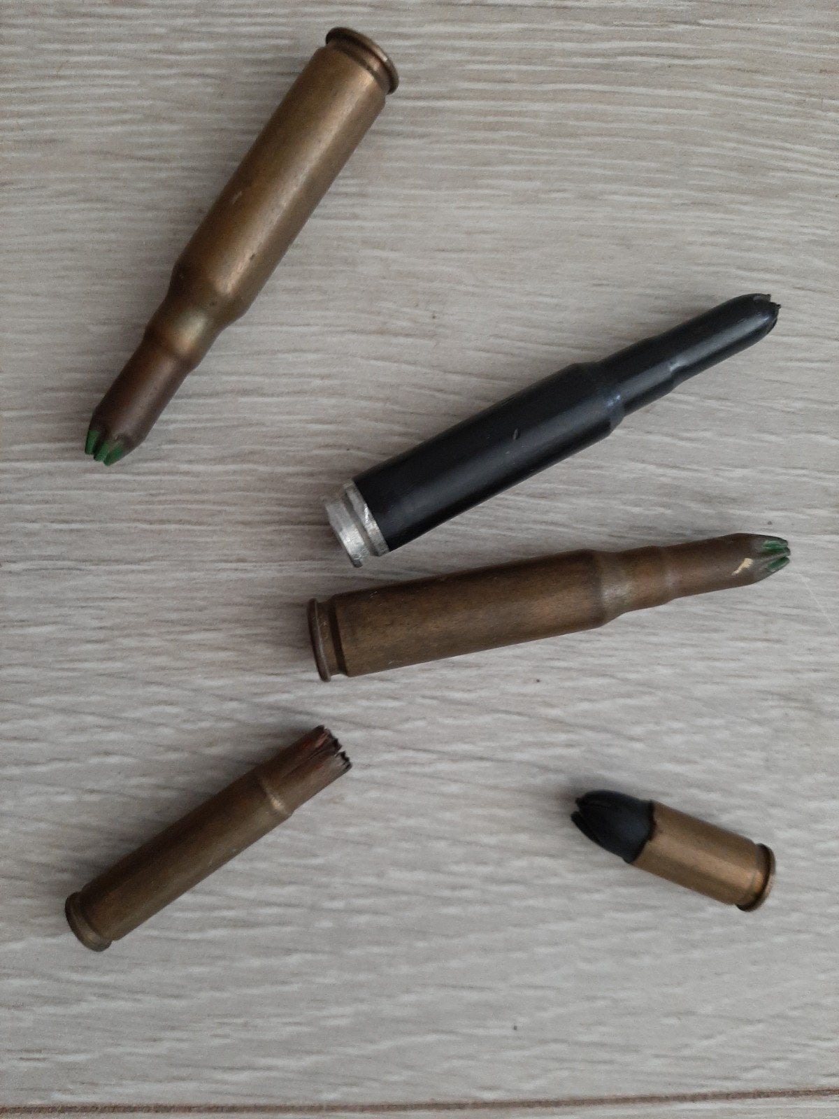 5 diverse hulzen - Militaria verzamelobjecten, Ophalen of Verzenden, Overige soorten, Overige gebieden, Hulzen of Bodemvondsten