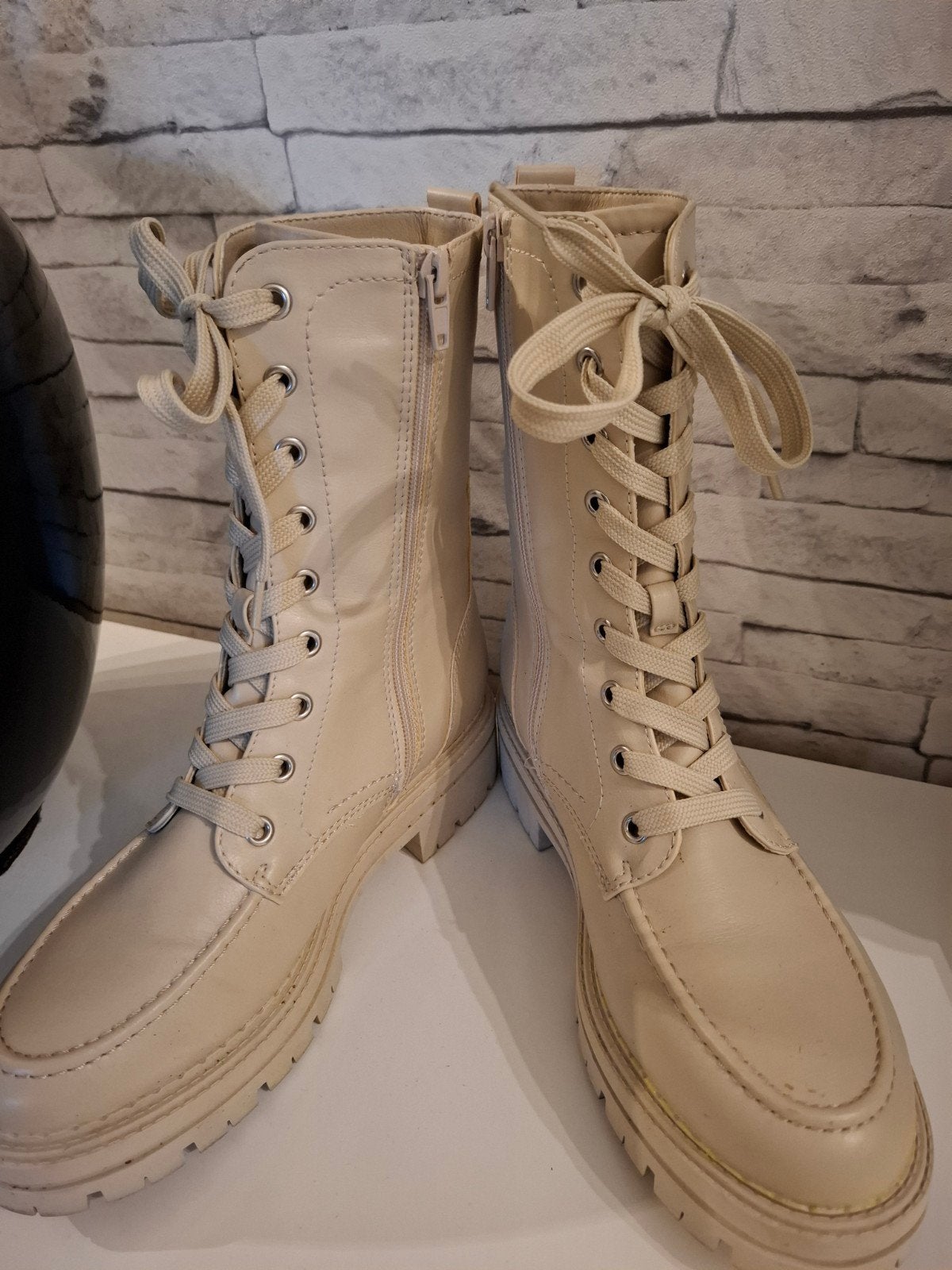 KORTE BEIGE LAARSJES, Ophalen of Verzenden, Zo goed als nieuw, Beige
