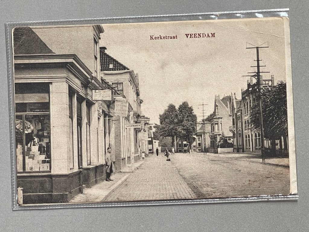 Ansichtkaart van de kerkstraat Veendam (1912), Verzamelen, Ophalen of Verzenden, Voor 1920, Gelopen, Groningen