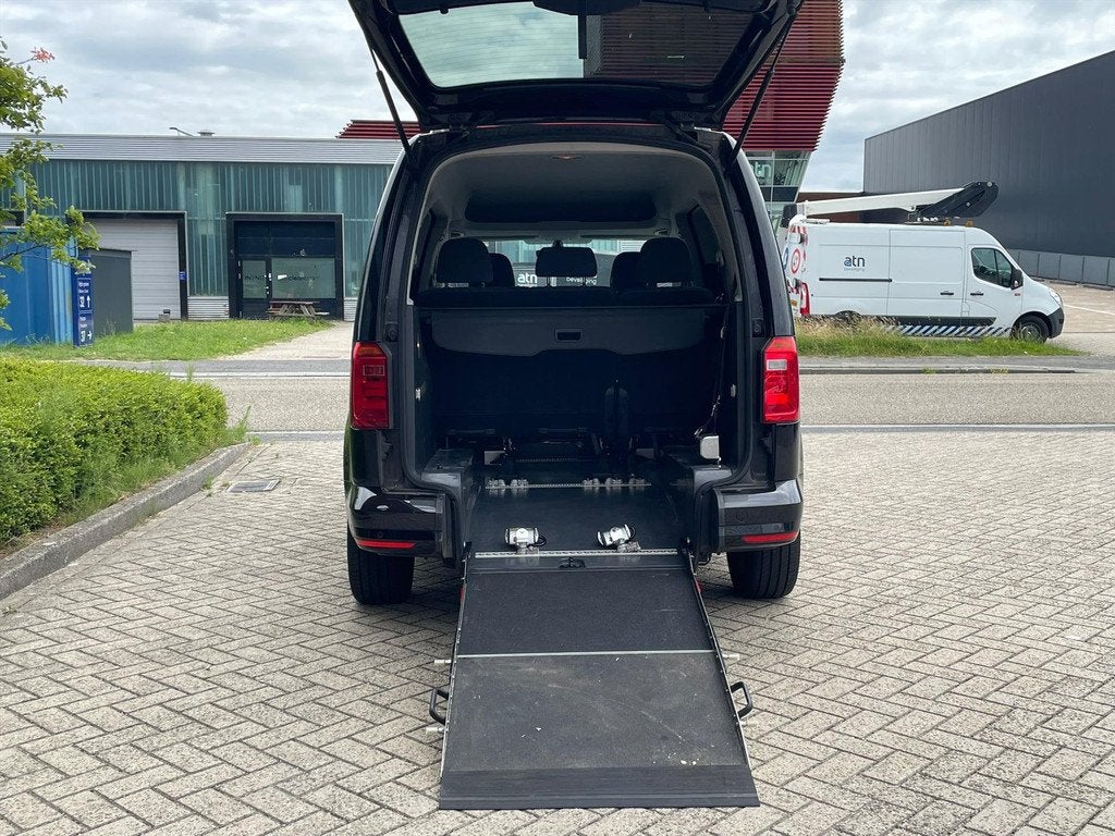 Volkswagen Caddy Short Rolstoelauto Automaat 3+1 of 5+0, Automaat, 12 maanden, Gebruikt, Zwart