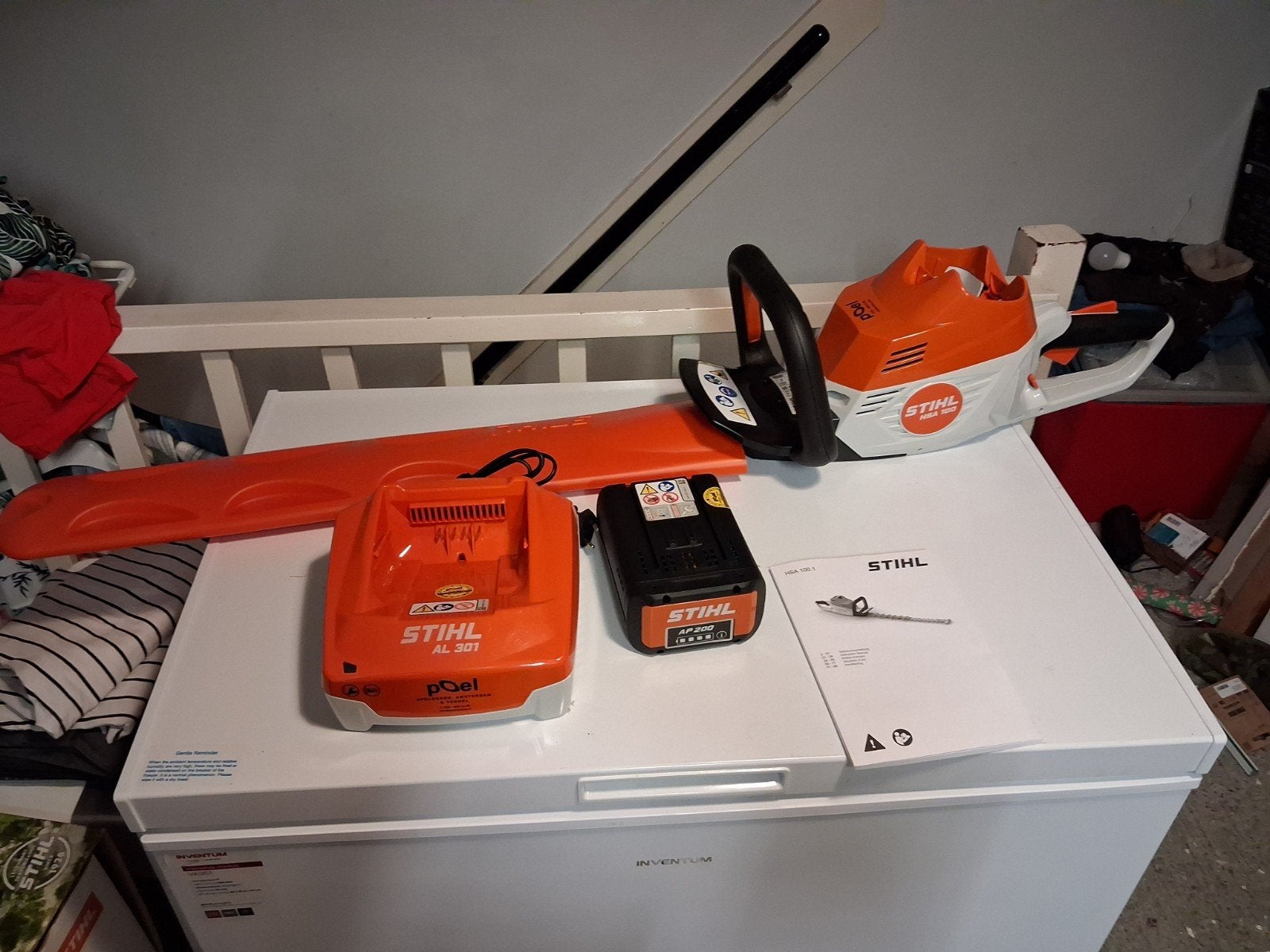 stihl hsa 100 met ap 200 baterij en snellader. heggenschaar, Tuin en Terras, Ophalen of Verzenden, Nieuw, Accu, Stihl
