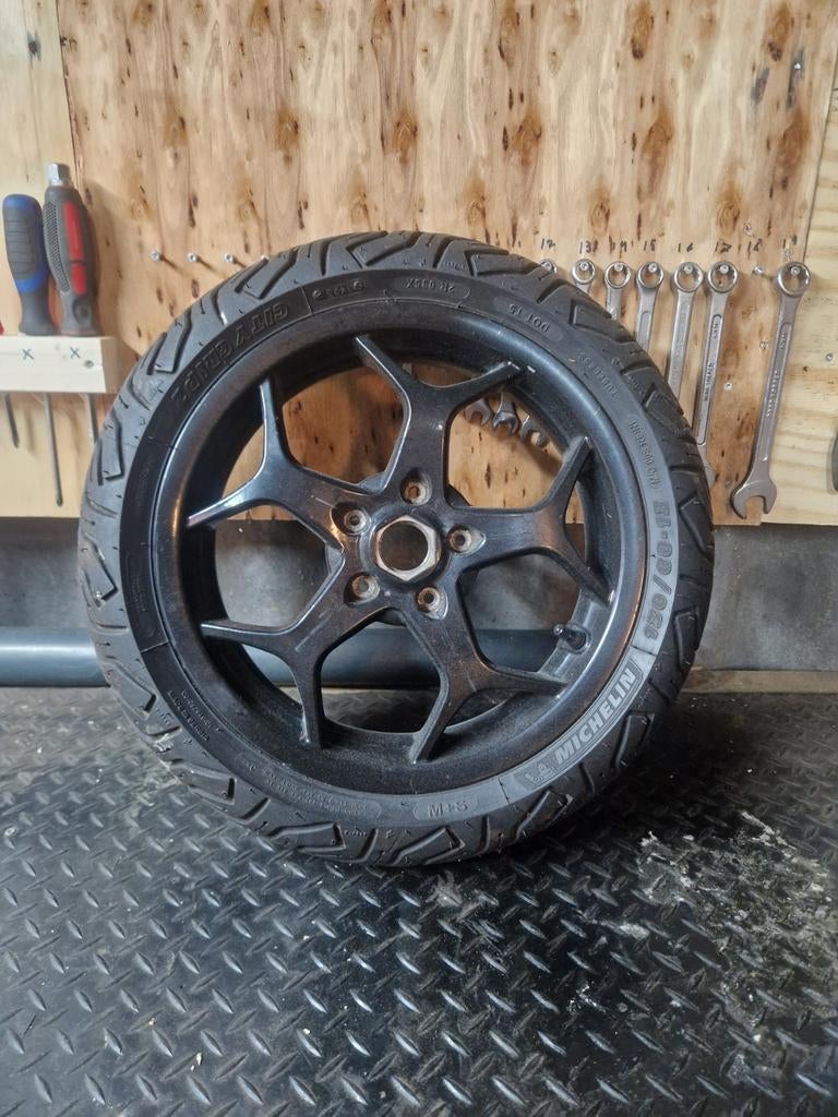 Mp3 velg plus band, Ophalen