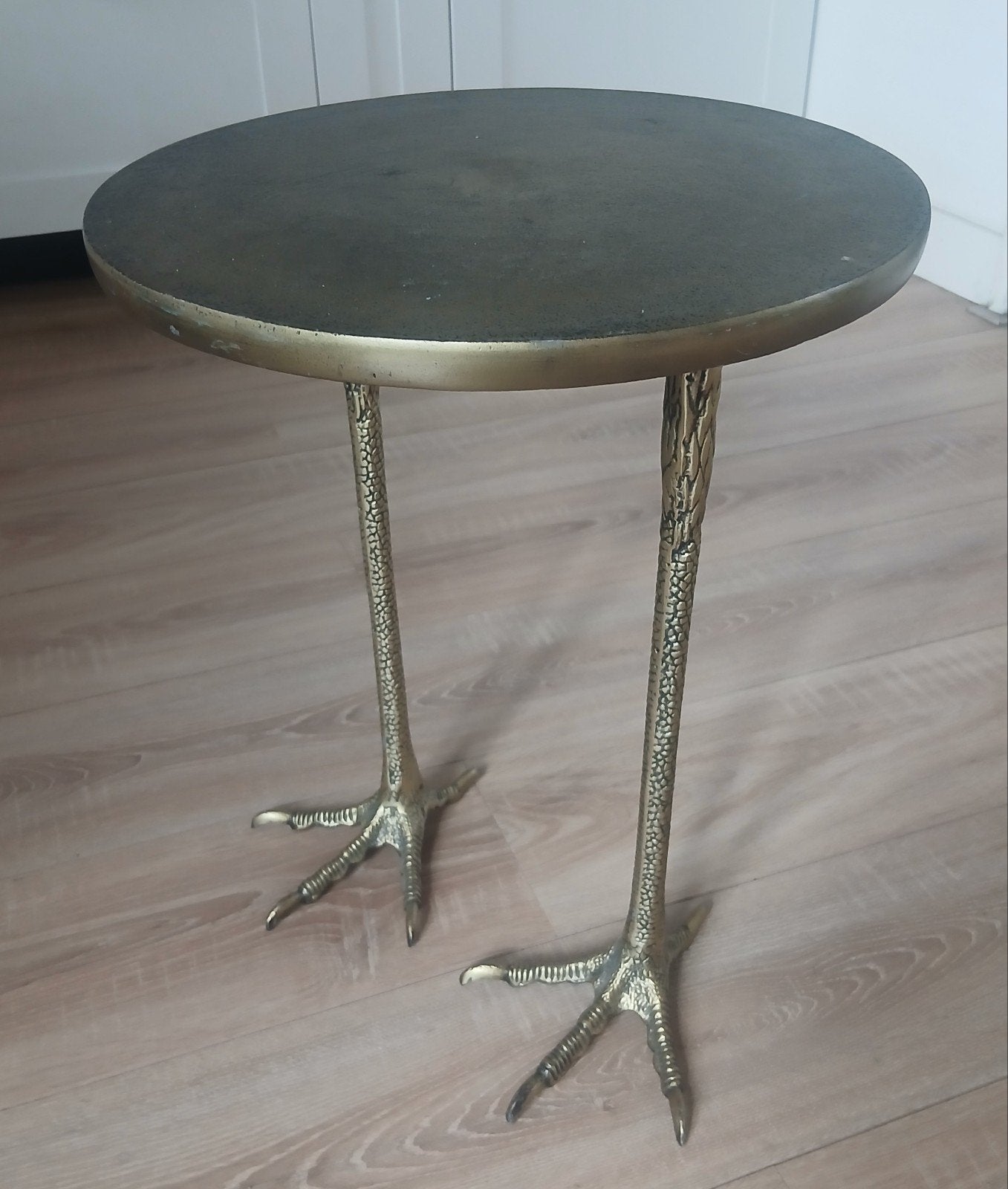 Te gekke vogel bijzettafel! Vogelpoten! Meret Oppenheim, 45 tot 60 cm, Minder dan 55 cm, Metaal of Aluminium, Rond