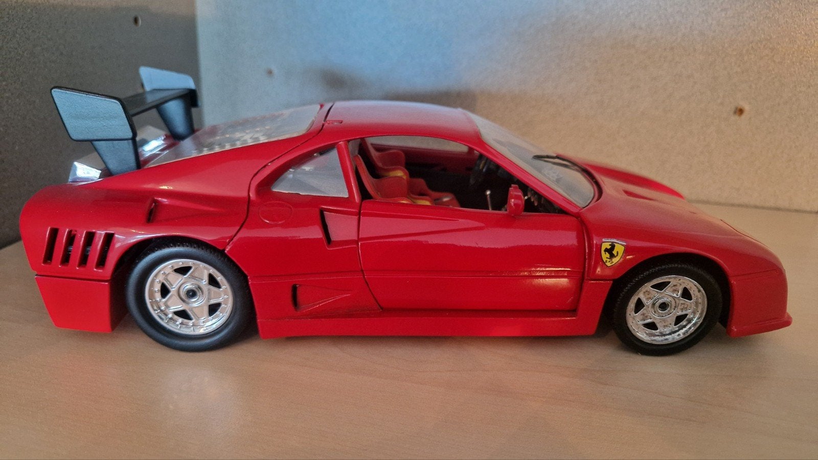 Ferrari F40 Jouer Evolution 1:18 Modelauto, Hobby en Vrije tijd, Modelauto's | 1:18, Ophalen of Verzenden