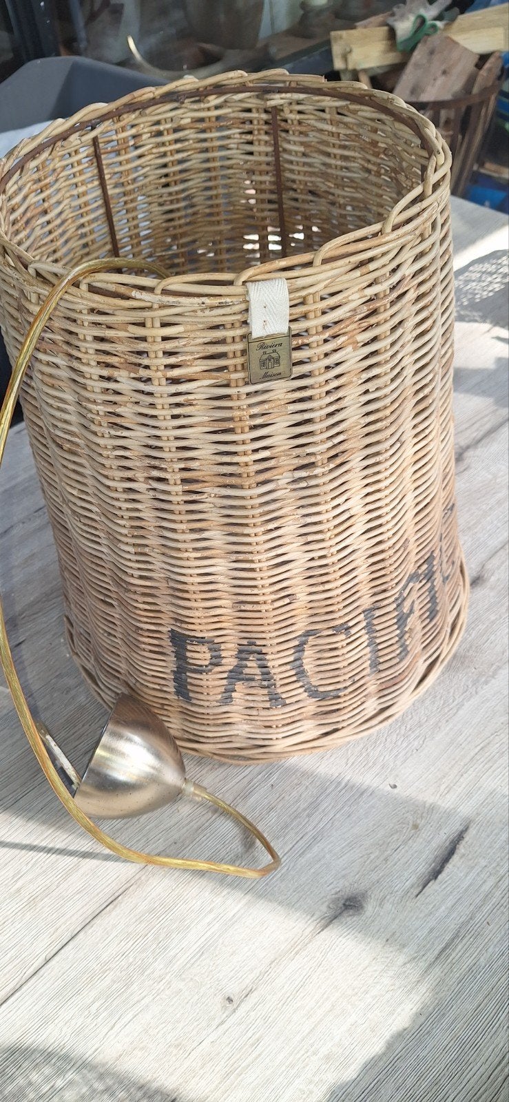 Riviera Maison rotan lamp met 'PACIFIC' opdruk, Ophalen, Gebruikt, Beige, Landelijk