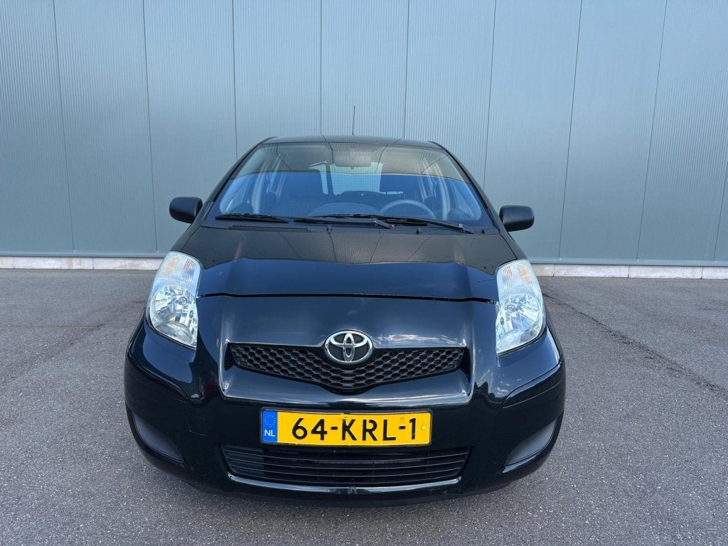 Toyota Yaris 1.0 VVTi Acces AIRCO | NAP ! (bj 2010), Auto's, 750 kg, Zwart, Bedrijf, Handgeschakeld