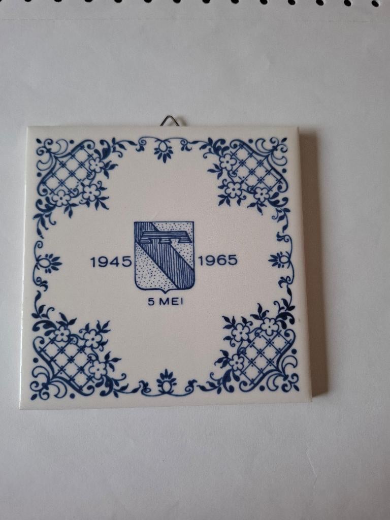 Herinneringstegel, 20 jaar Nederlandse bevrijding, Ophalen of Verzenden, Overige soorten, Nederland, Embleem of Badge