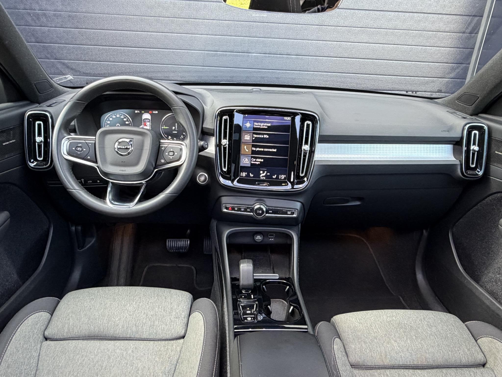 Foto 2 van Volvo XC40 1.5 T4 Plug-in hybrid Plus Black-Pakket, Panorama