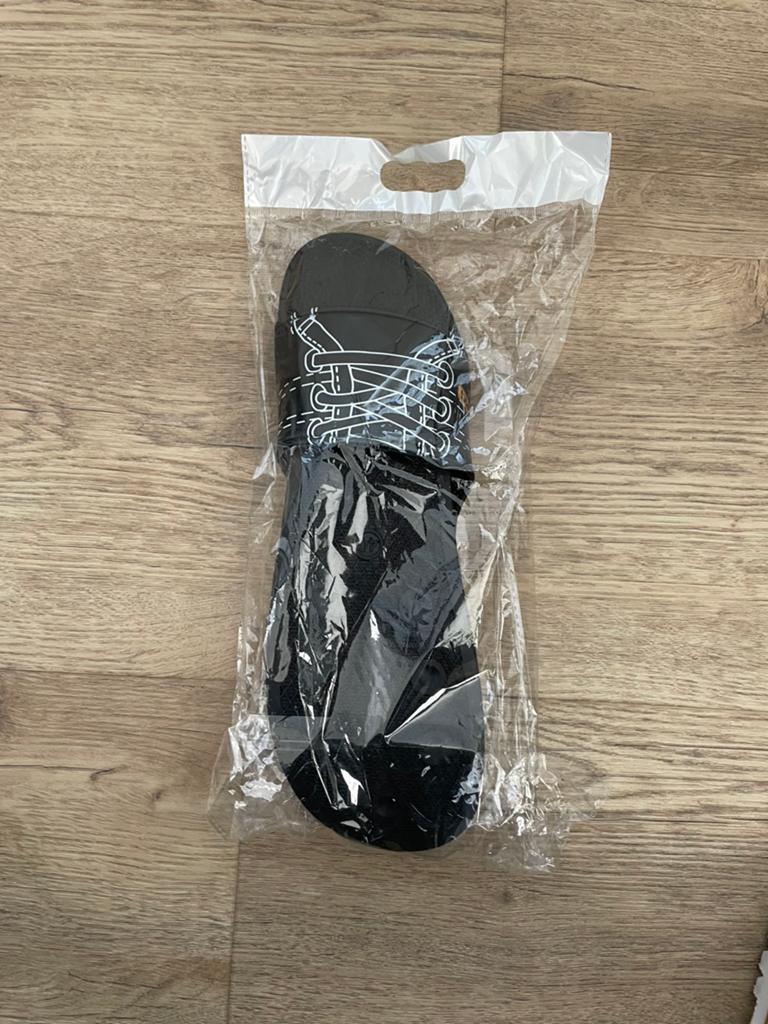 MAG badslippers NIEUW, Ophalen of Verzenden, Zo goed als nieuw, Zwart, Sneakers of Gympen