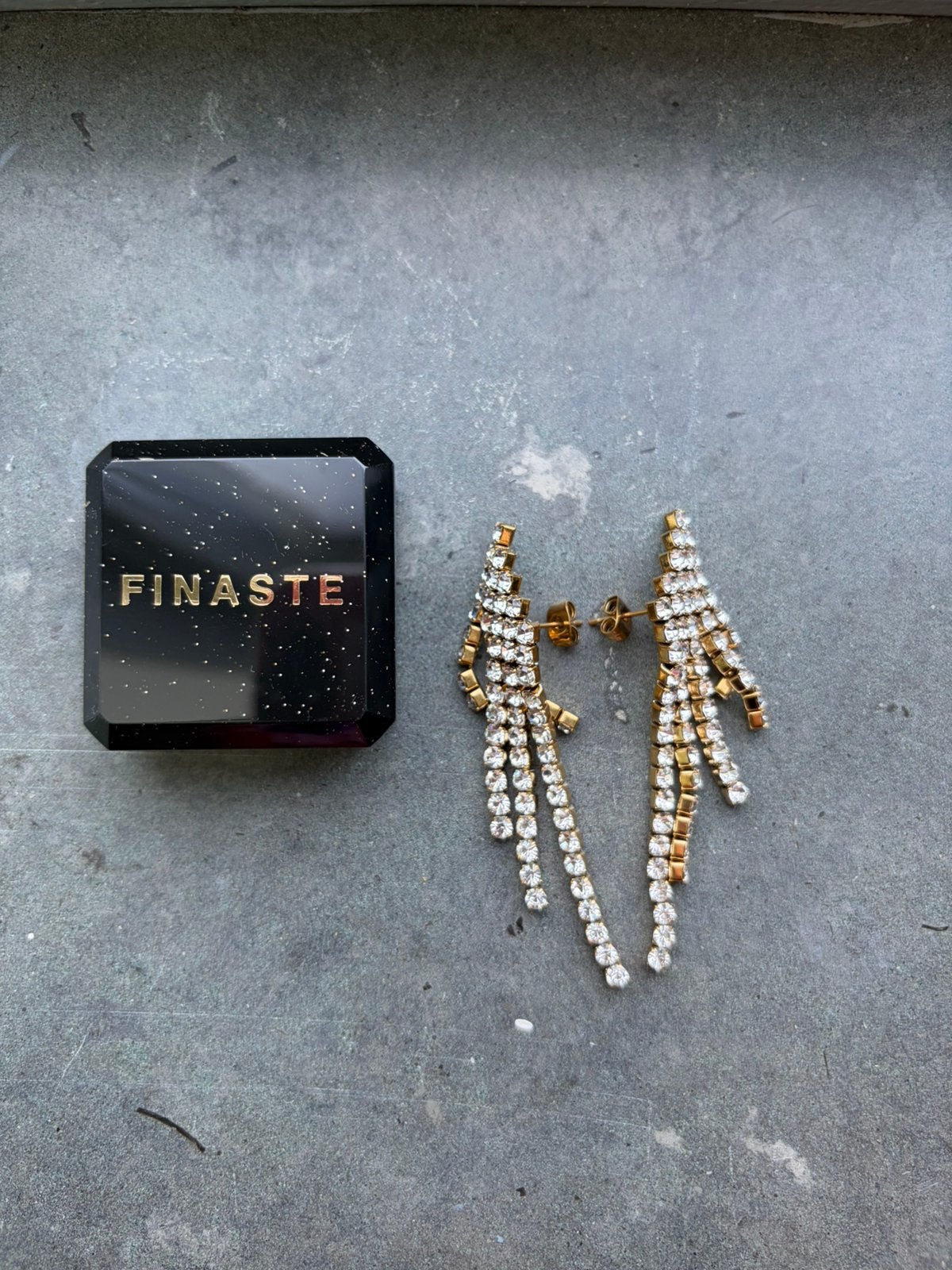 Nieuwe strass oorbellen Finaste goud, Overige materialen, Nieuw, Ophalen of Verzenden, Goud